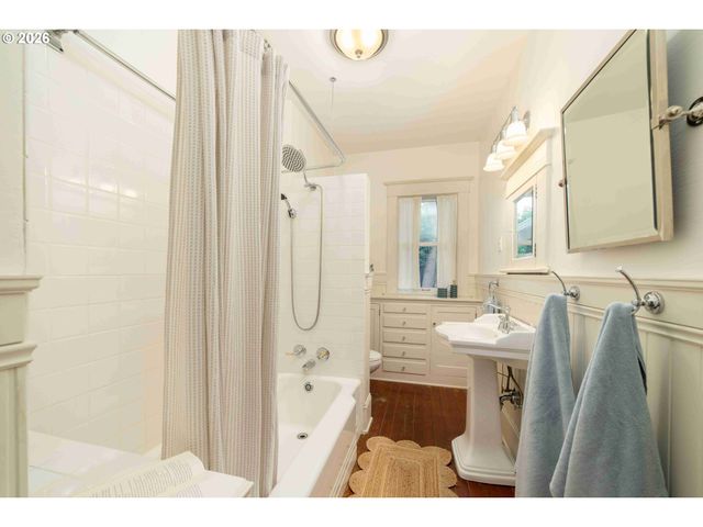 3203 Se TIBBETTS St, Portland, OR 97202
