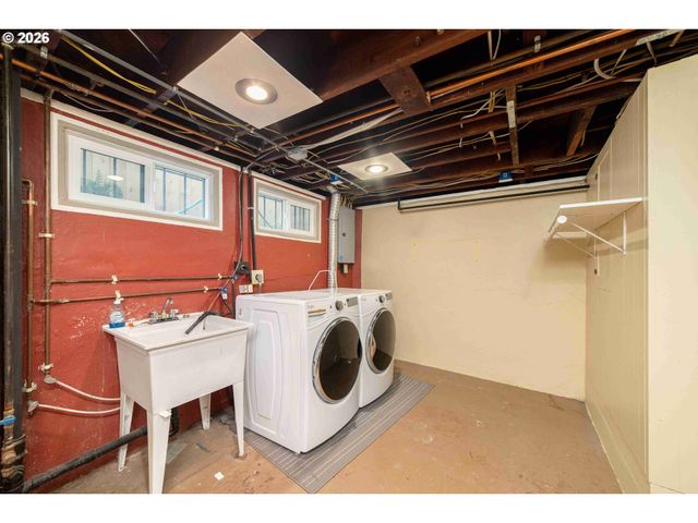 3203 Se TIBBETTS St, Portland, OR 97202