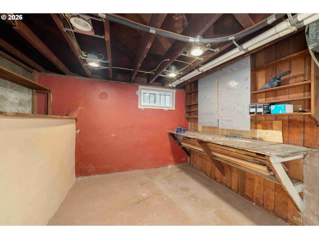 3203 Se TIBBETTS St, Portland, OR 97202