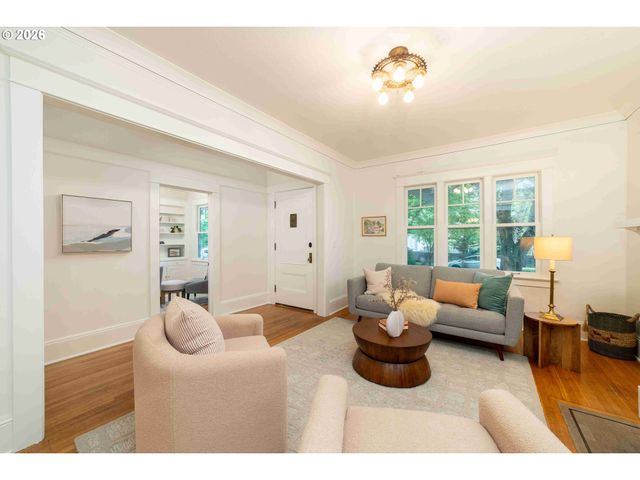 3203 Se TIBBETTS St, Portland, OR 97202