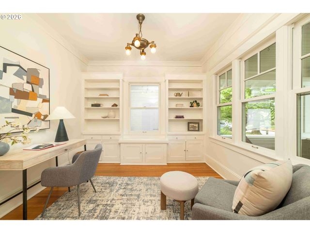 3203 Se TIBBETTS St, Portland, OR 97202