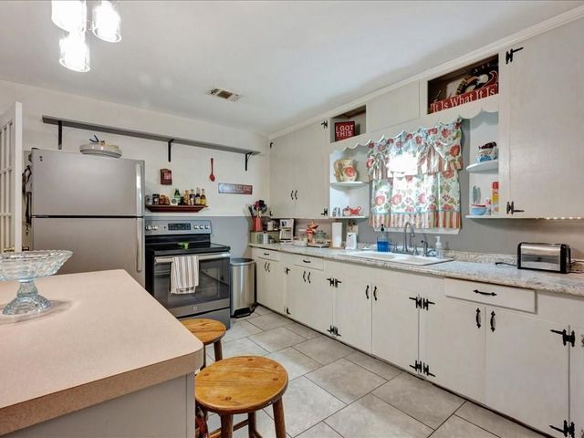 635 Oscar Berry Road, Lufkin, TX 75904