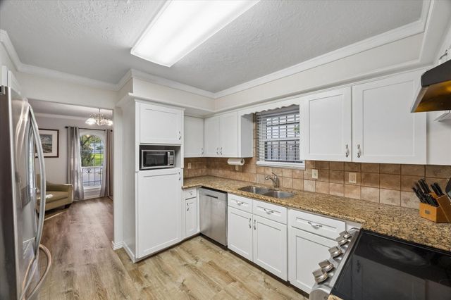 306 Lafayette Lane, League City, TX 77573