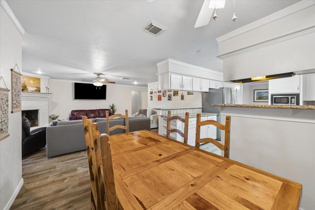 306 Lafayette Lane, League City, TX 77573