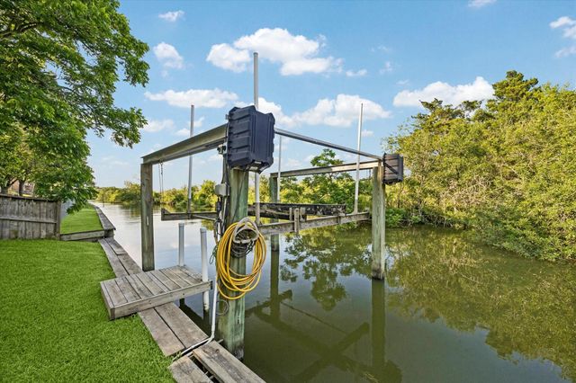306 Lafayette Lane, League City, TX 77573