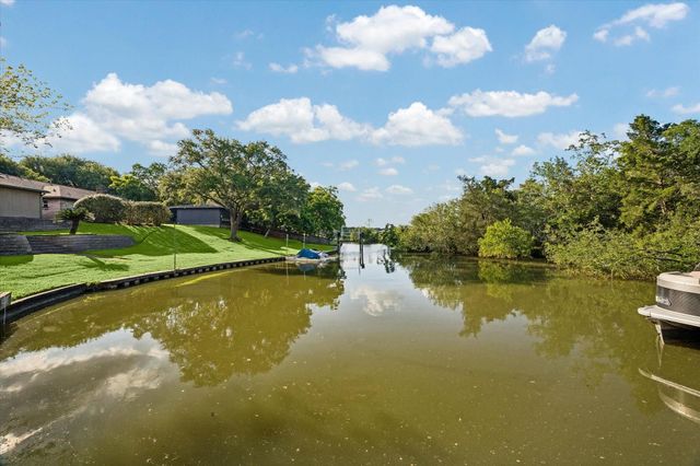306 Lafayette Lane, League City, TX 77573