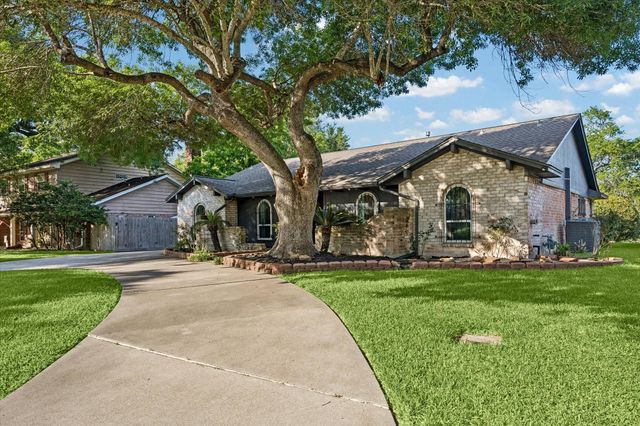 306 Lafayette Lane, League City, TX 77573