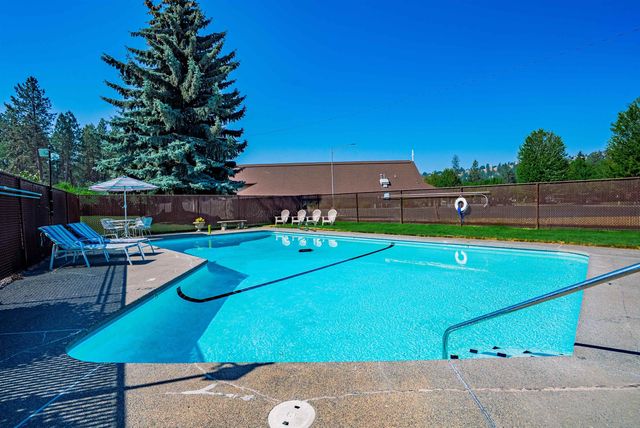 9020 N Country Homes Blvd, Spokane, WA 99218