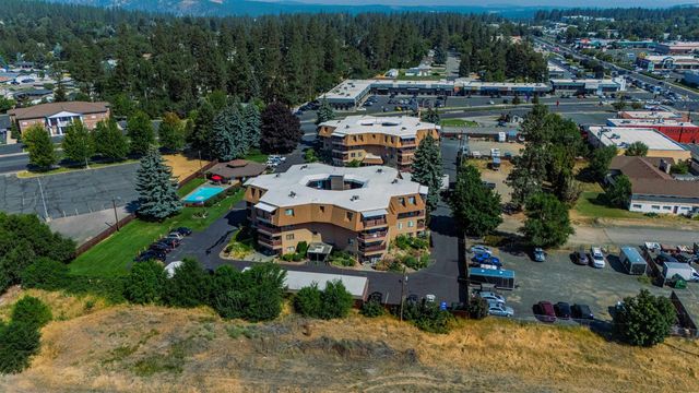 9020 N Country Homes Blvd, Spokane, WA 99218