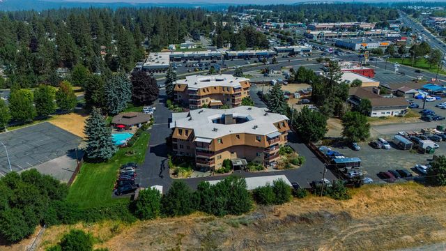 9020 N Country Homes Blvd, Spokane, WA 99218