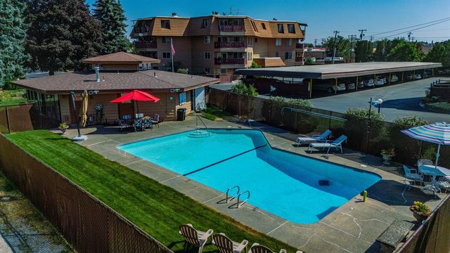 9020 N Country Homes Blvd, Spokane, WA 99218