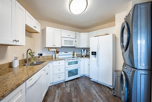 9020 N Country Homes Blvd, Spokane, WA 99218
