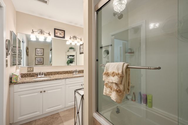 38 Village Rd 515, Middleton, MA 01949