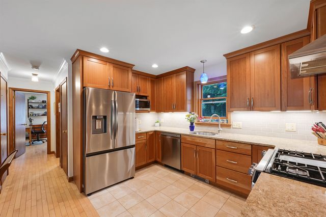 69 Greenfield Road, Essex Junction, VT 05452