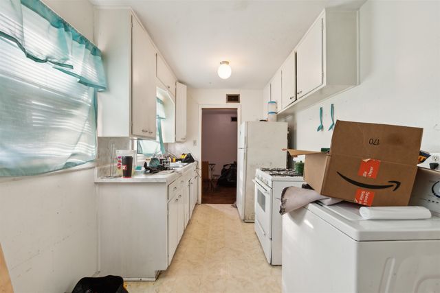 1602 N Terrace Dr, Wichita, KS 67208