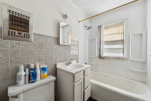 1602 N Terrace Dr, Wichita, KS 67208