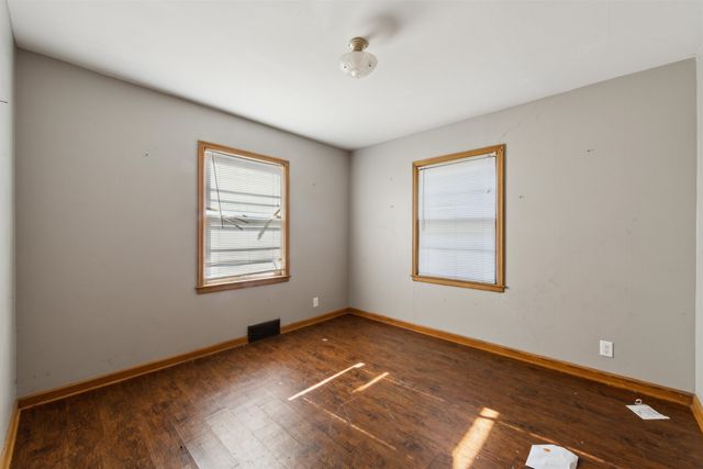 1602 N Terrace Dr, Wichita, KS 67208