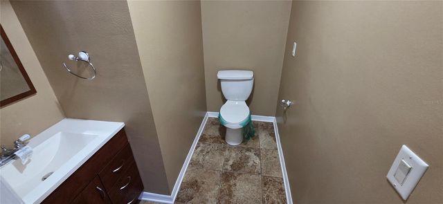 1702 S MILLER ROAD, Valrico, FL 33594