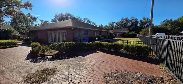 1702 S MILLER ROAD, Valrico, FL 33594
