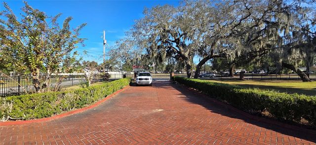 1702 S MILLER ROAD, Valrico, FL 33594