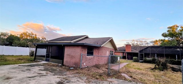 1702 S MILLER ROAD, Valrico, FL 33594