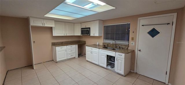 1702 S MILLER ROAD, Valrico, FL 33594