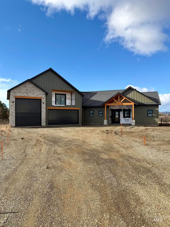 13897 Sky View Ct, McCall, ID 83638