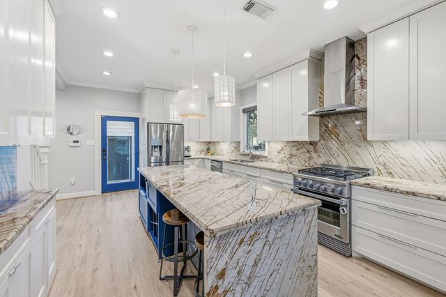 801 W 13th Street, Houston, TX 77008