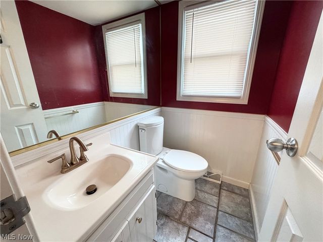 1945 Farmdale Avenue, Mineral Ridge, OH 44440