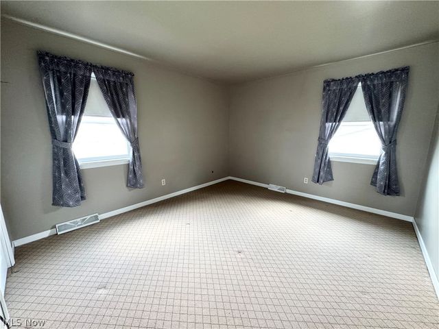 1945 Farmdale Avenue, Mineral Ridge, OH 44440