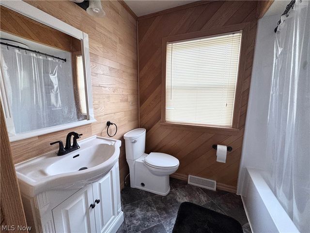 1945 Farmdale Avenue, Mineral Ridge, OH 44440