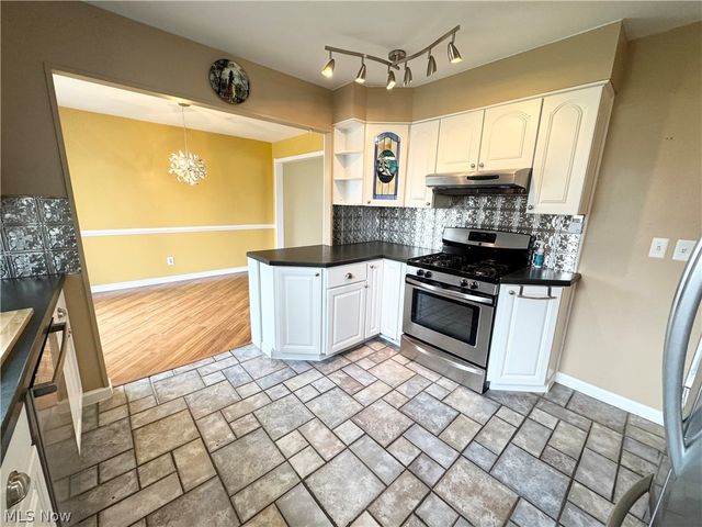 1945 Farmdale Avenue, Mineral Ridge, OH 44440