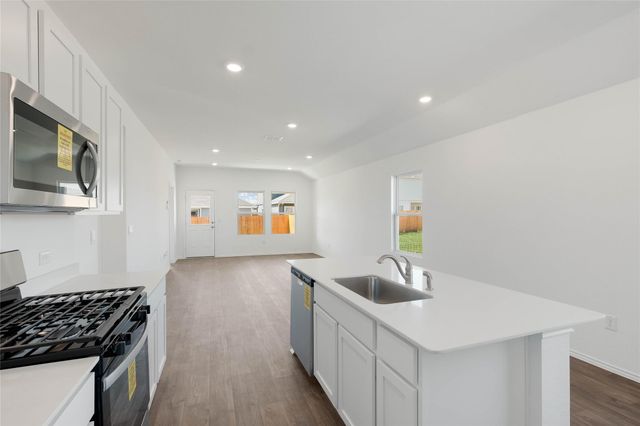 12204 Douglas Fir CIR, Mustang Ridge, TX 78610