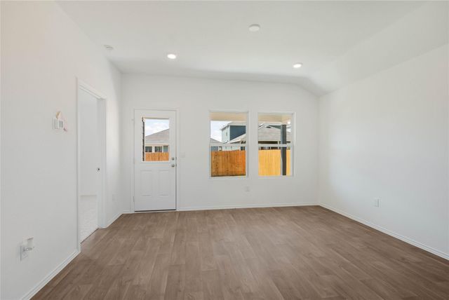 12204 Douglas Fir CIR, Mustang Ridge, TX 78610