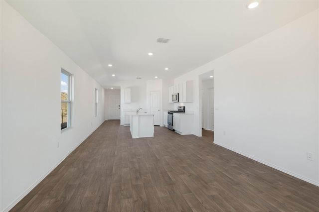 12204 Douglas Fir CIR, Mustang Ridge, TX 78610