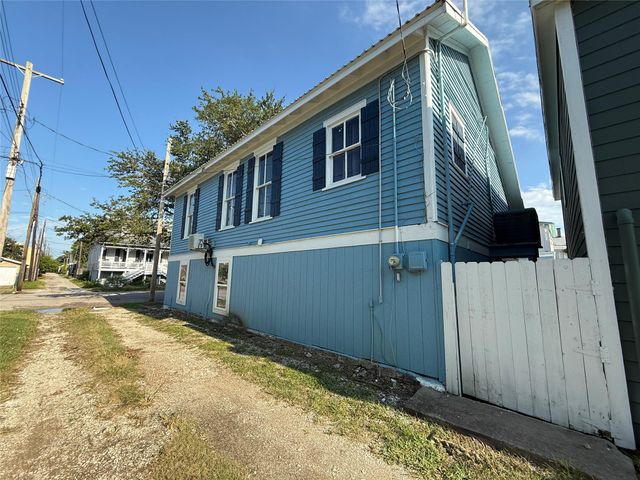 1415 Moody Avenue, Galveston, TX 77550
