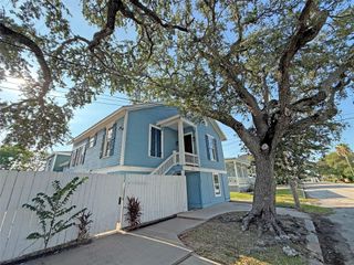 1415 Moody Avenue, Galveston, TX 77550