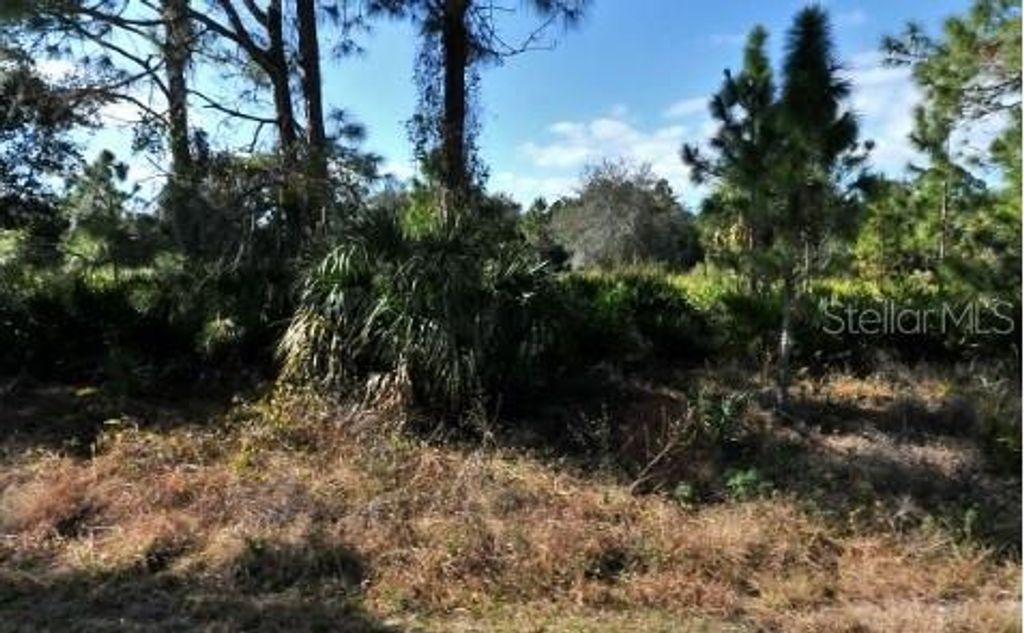 Image 3 of property listing at MATTOX CIRCLE, North Port, FL 34288