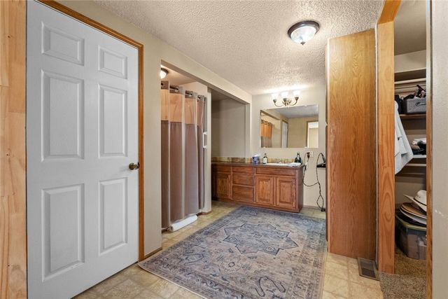 1991 Colcord Avenue, Colcord, OK 74338