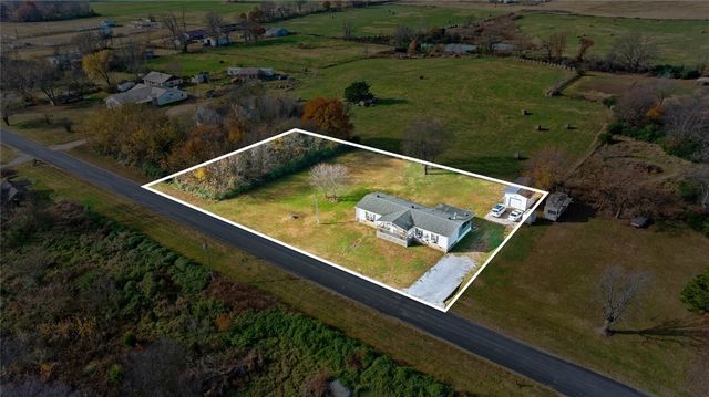 1991 Colcord Avenue, Colcord, OK 74338