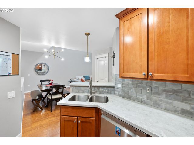 3650 SUMMERLINN Dr, West Linn, OR 97068