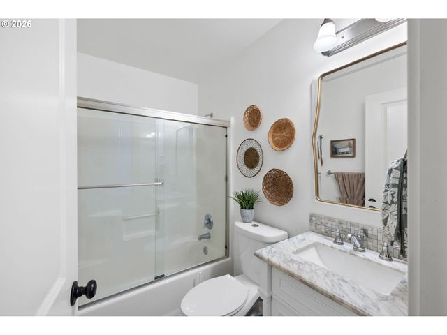 3650 SUMMERLINN Dr, West Linn, OR 97068