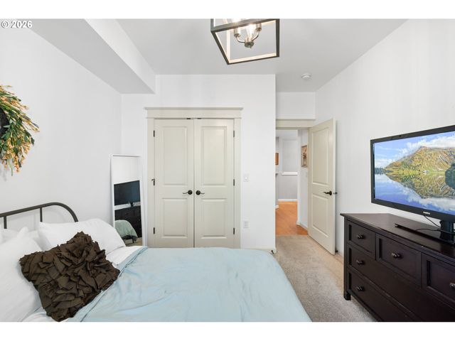 3650 SUMMERLINN Dr, West Linn, OR 97068