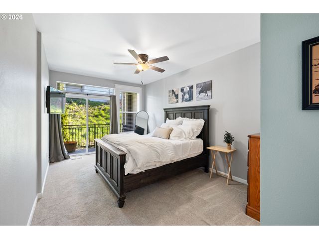 3650 SUMMERLINN Dr, West Linn, OR 97068