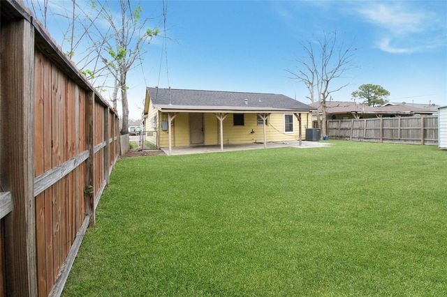 3218 Suiter Way, Pasadena, TX 77503