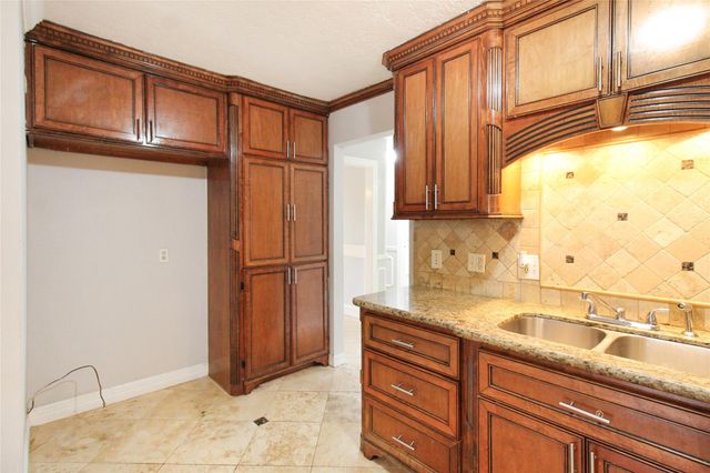 3218 Suiter Way, Pasadena, TX 77503