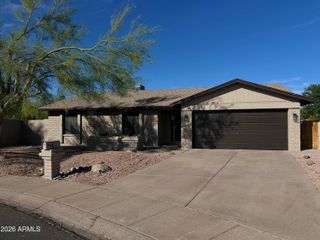 6221 E GELDING Drive, Scottsdale, AZ 85254
