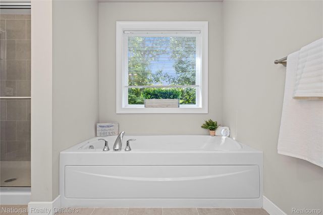 9760 Dornoch Trail, Brighton Township, MI 48114