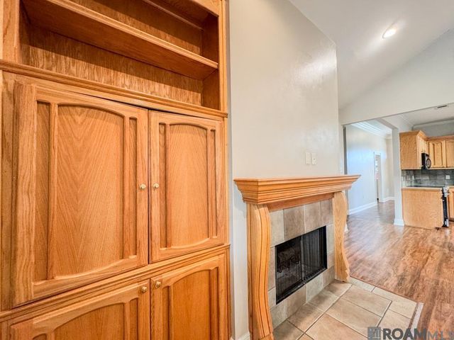 1923 Hunters Way Dr, Baton Rouge, LA 70816