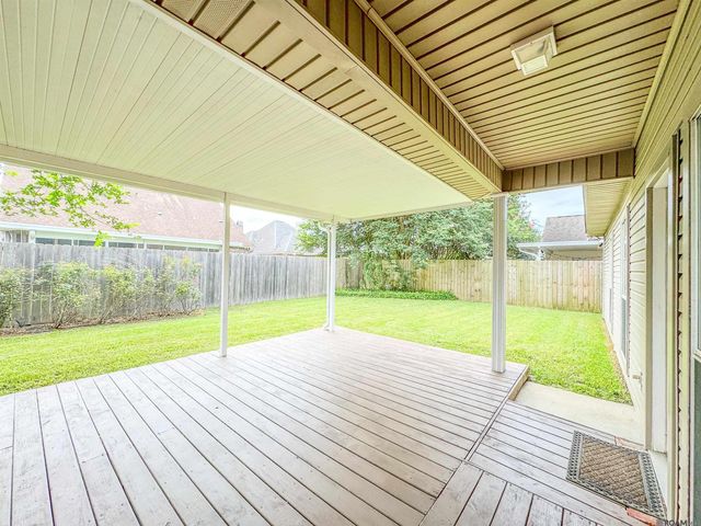 1923 Hunters Way Dr, Baton Rouge, LA 70816